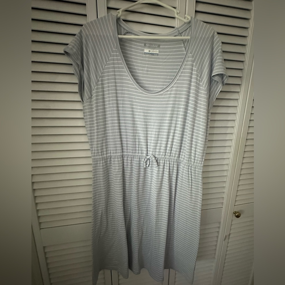 Columbia Omni Wick short sleeve dress